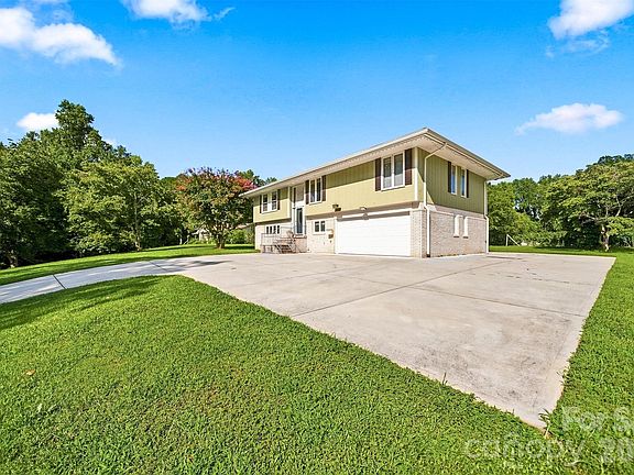 4th image of 706 Springdale Rd
