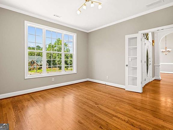 5th image of 3207 Brigadier Way