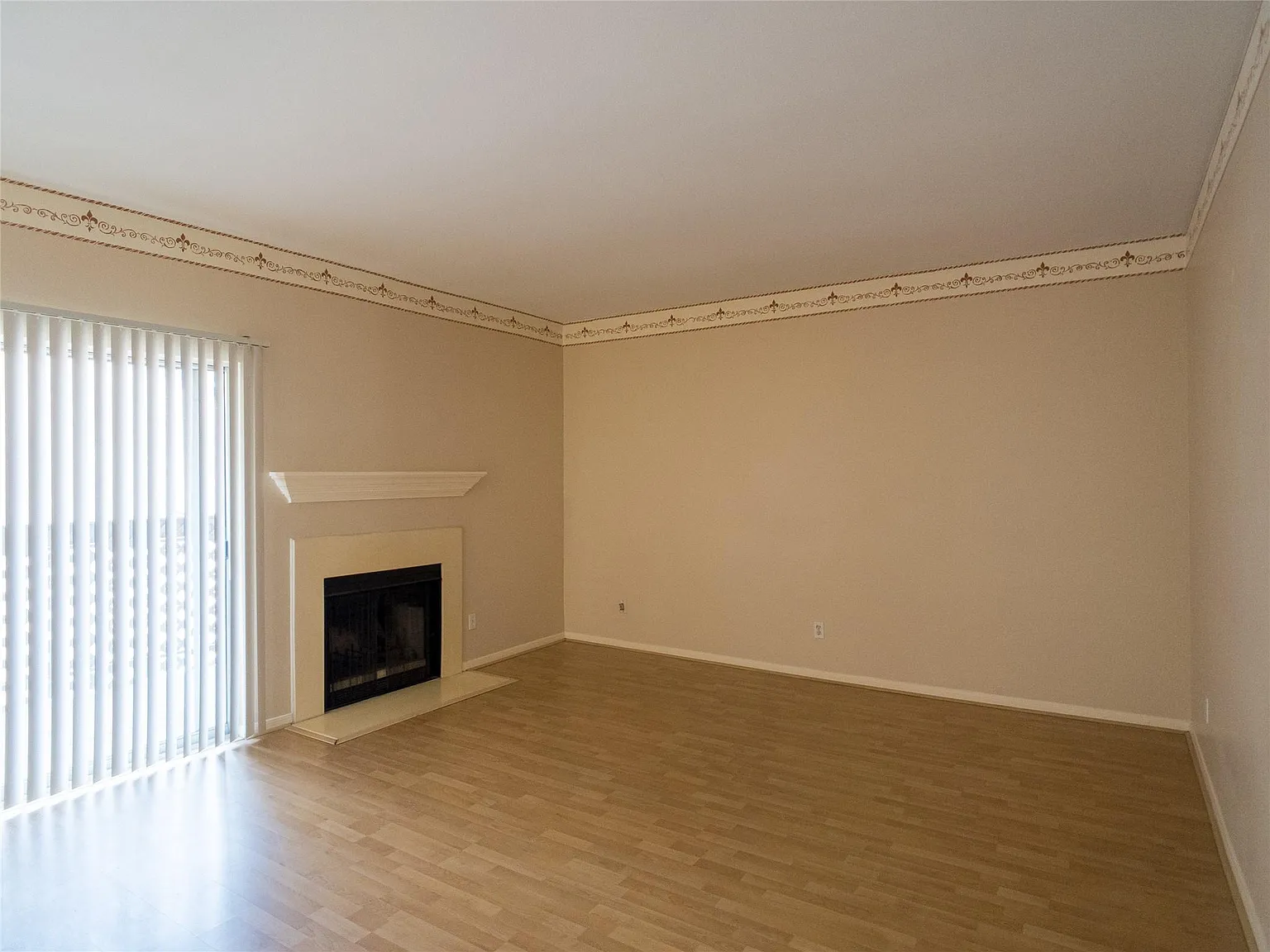 2 bed, 2.0 bath, 1108 sqft, $1,300 — Photo 4