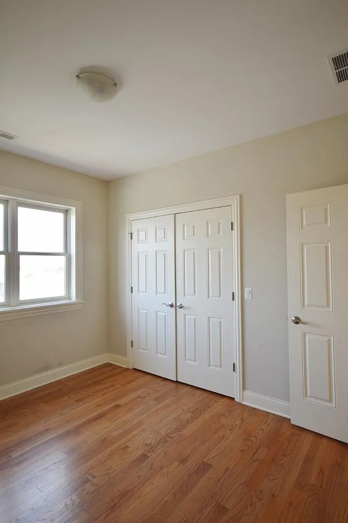 3 bed, $4,395 — Photo 4