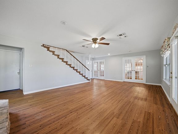 4th image of 158 Baywood Blvd