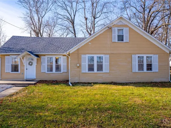 207 N Gallatin St, Hamilton, MO 64644