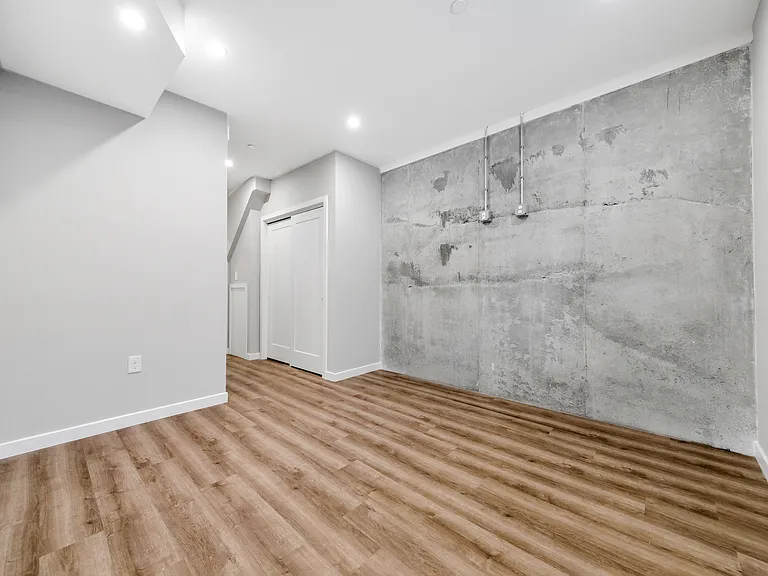 2637 W Sterner St — Photo 20