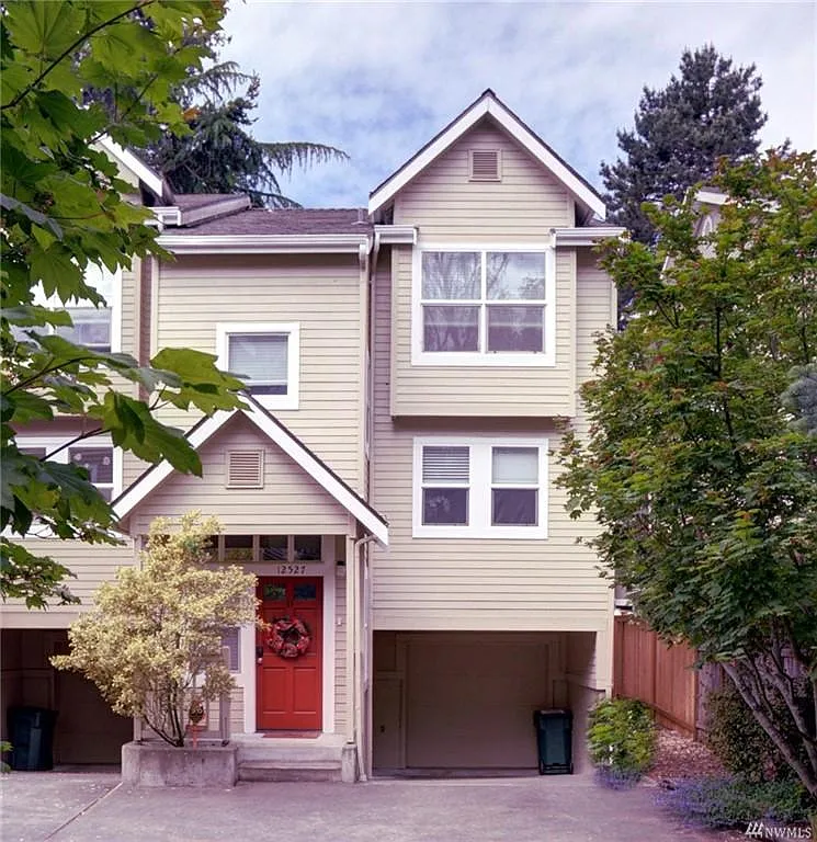 3 bed, 1700 sqft, $3,495 — Photo 1