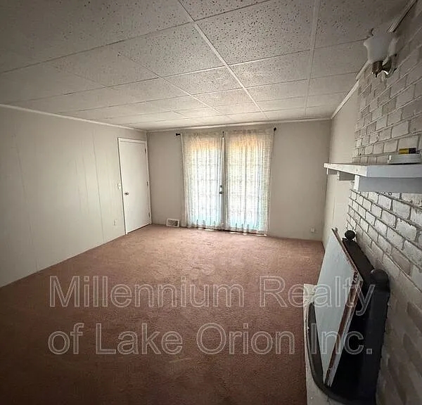 34019 Garfield Rd — Photo 3