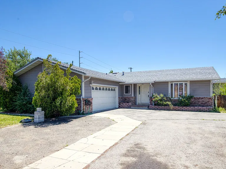 1985 Ponderosa Dr — Photo 11