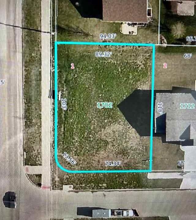 1st image of 1702 Dickenson Ln