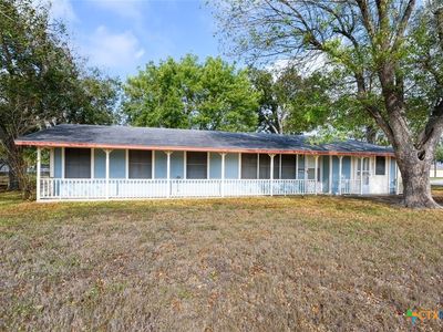 421 E 13th St, Shiner, TX, 77984