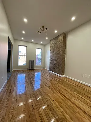 Rented by Prime Square Realty | media 5