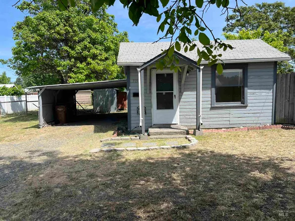 715 13th St, Clarkston, WA 99403