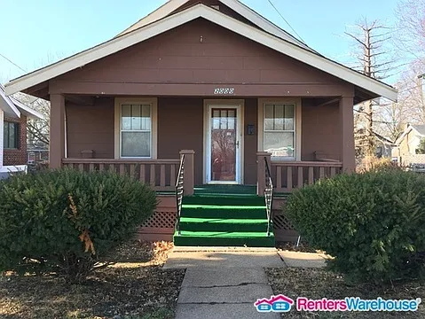 2000 McLaran Ave photo 1