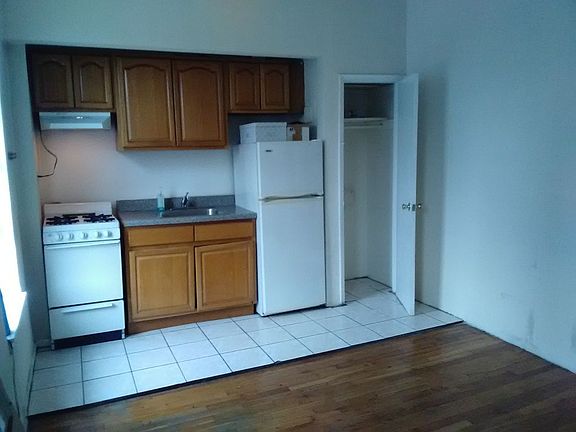 4th image of 246 Bradhurst Ave APT 54