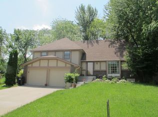 10403 W 52nd Ter, Shawnee, KS 66203