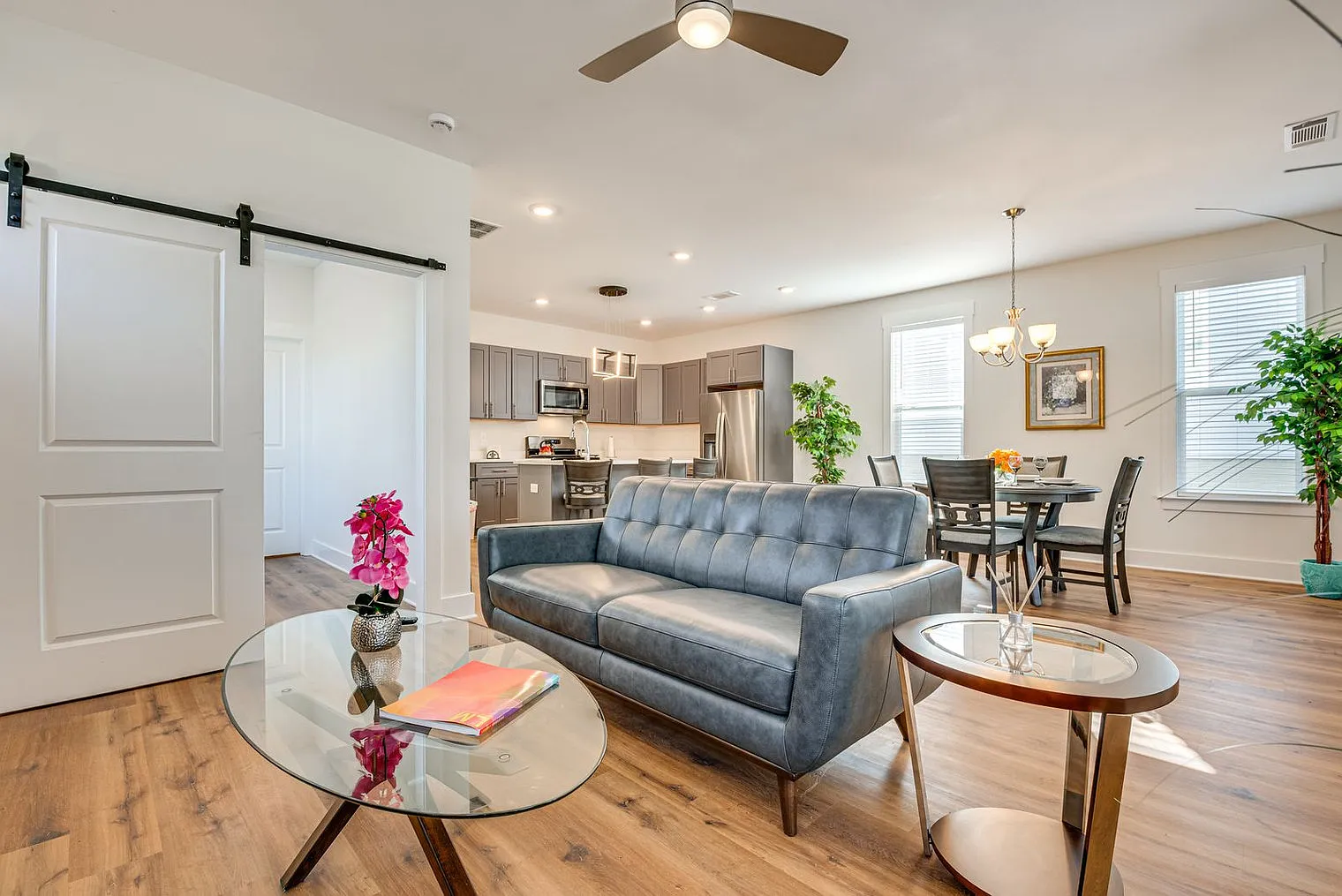 4 bed, 3.0 bath, 1593 sqft, $6,617 — Photo 2