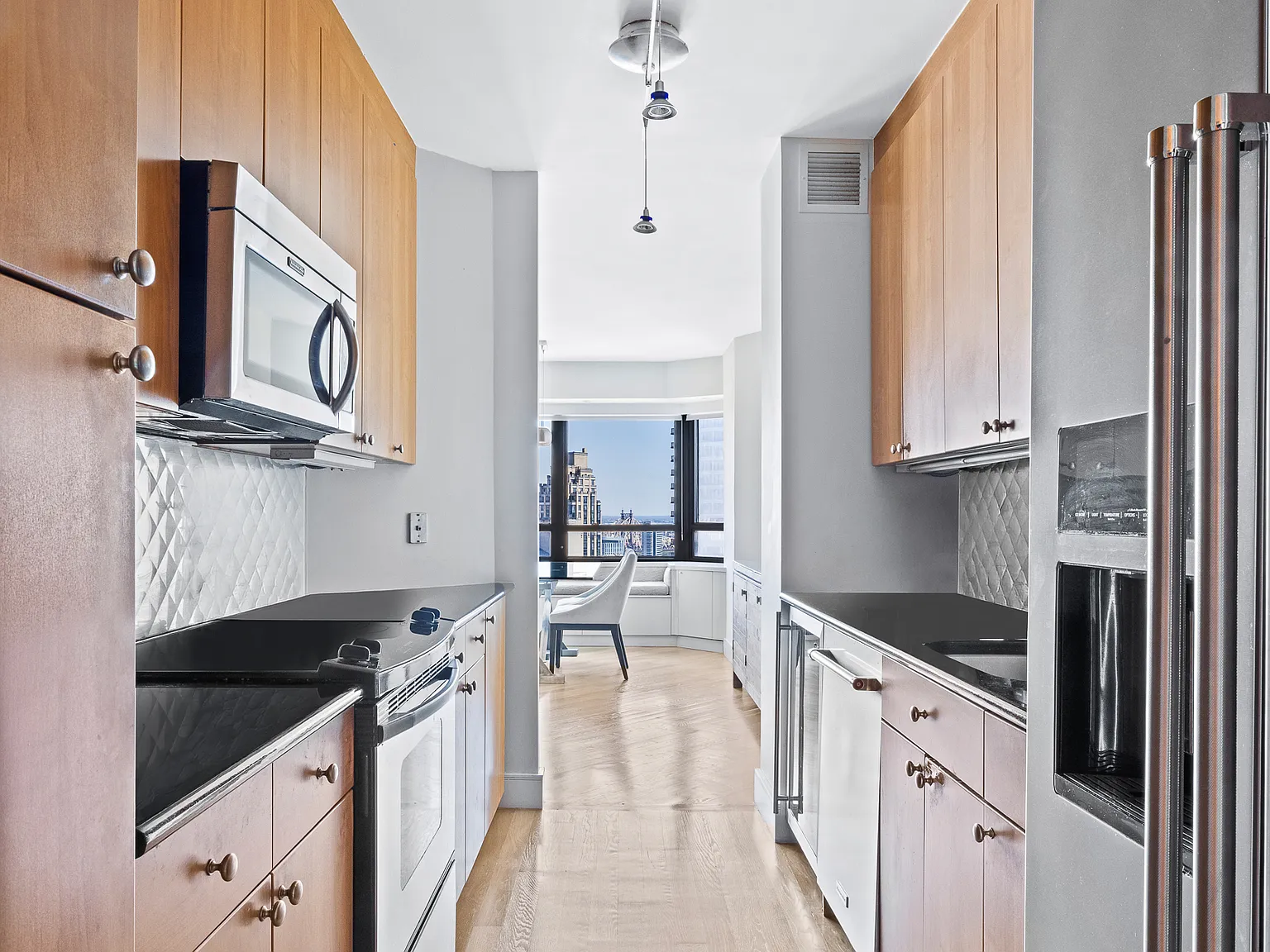 240 East 47th Street — Photo 4