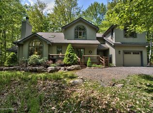 2150 Red Spruce Rd, Pocono Pines, PA 18350