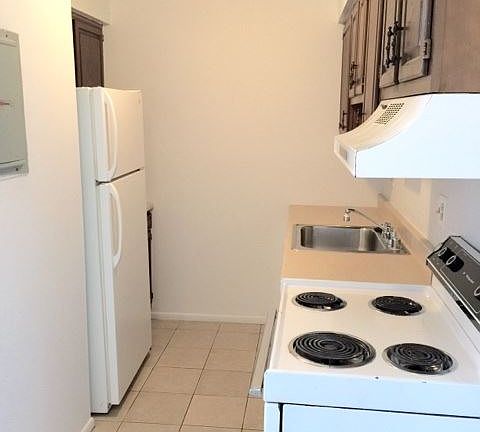 5th image of 308 Jarvis St APT 2