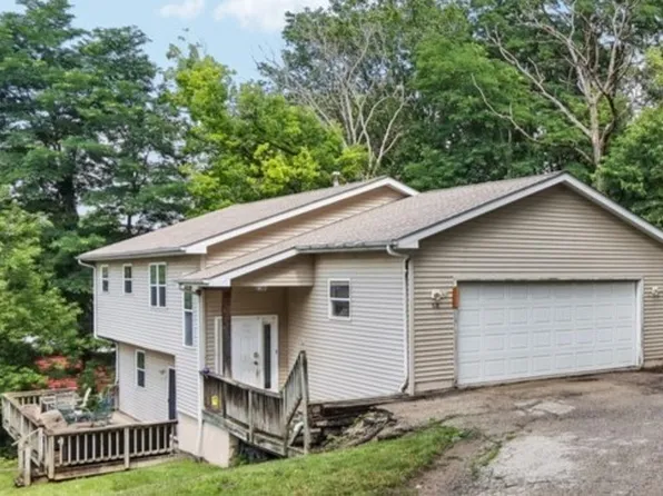 58 S Maple Ave, Fox Lake, IL 60020