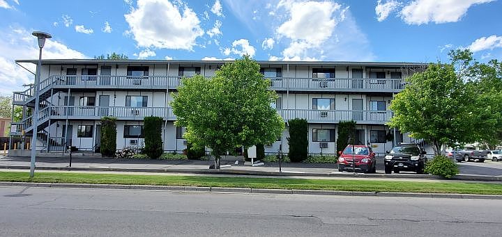 1st image of 44 6th St W APT 15