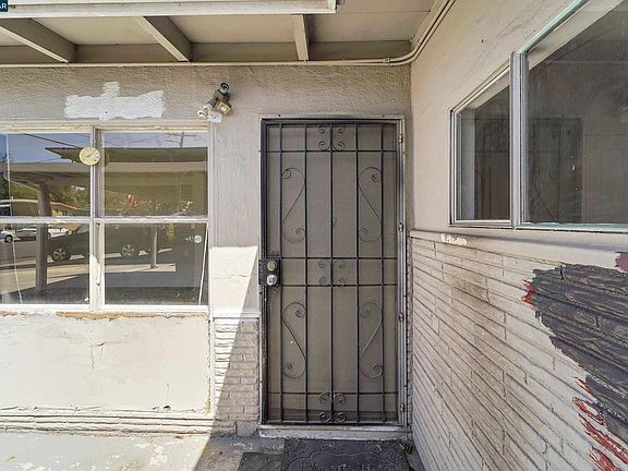 5th image of 207 Los Altos Pl