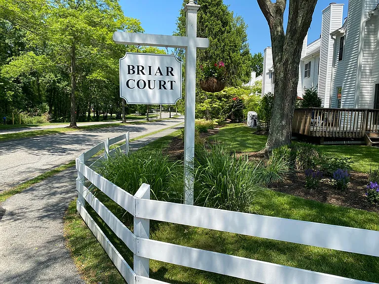 17 Briar Ct #17 — Photo 3