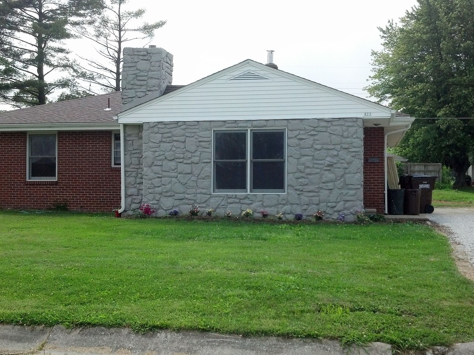 822 S Main St, Brownstown, IN 47220 Zillow