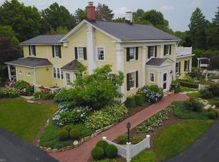 2465 Som Center Rd, Hunting Valley, OH 44022