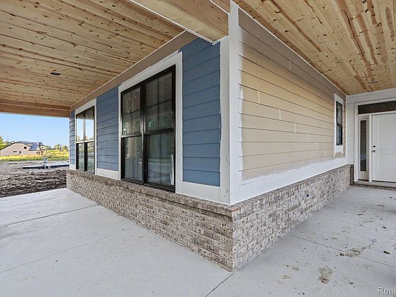 4th image of 54290 Brenda Dr