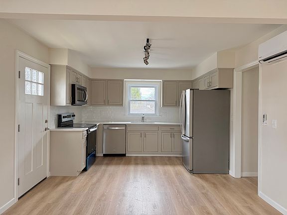 4th image of 194 High Ridge Ave #1
