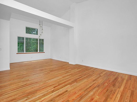 4th image of 22387 Nordkyn Ln NW