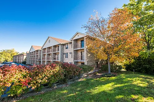 Crestview Apartments Photo 1