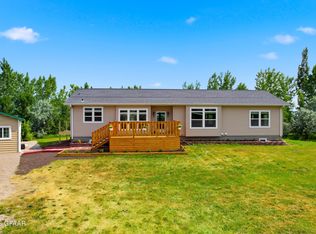 2126 Clemetson St NE, Grand Forks, ND 58203