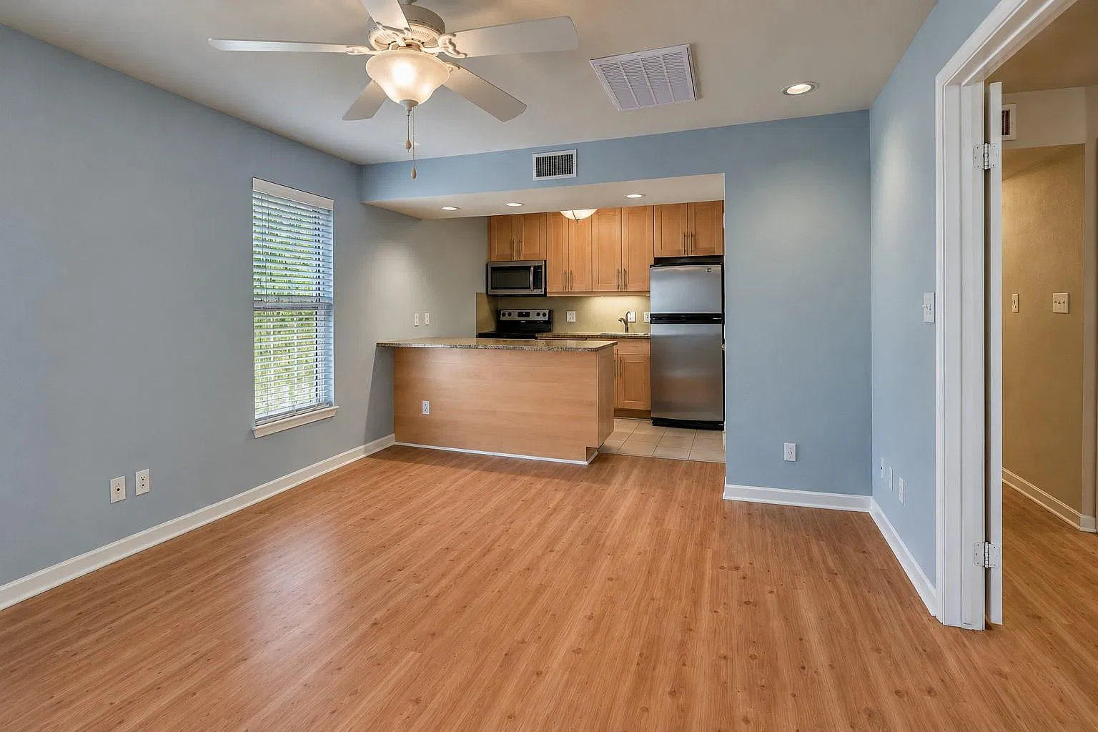 1 bed, 1.0 bath, 650 sqft, $1,095 — Photo 4