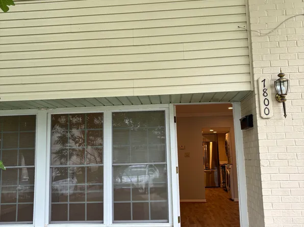 7800 Winona Ct, Annandale, VA 22003