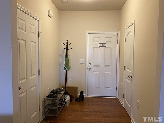 3rd image of 111 Comptonfield Dr