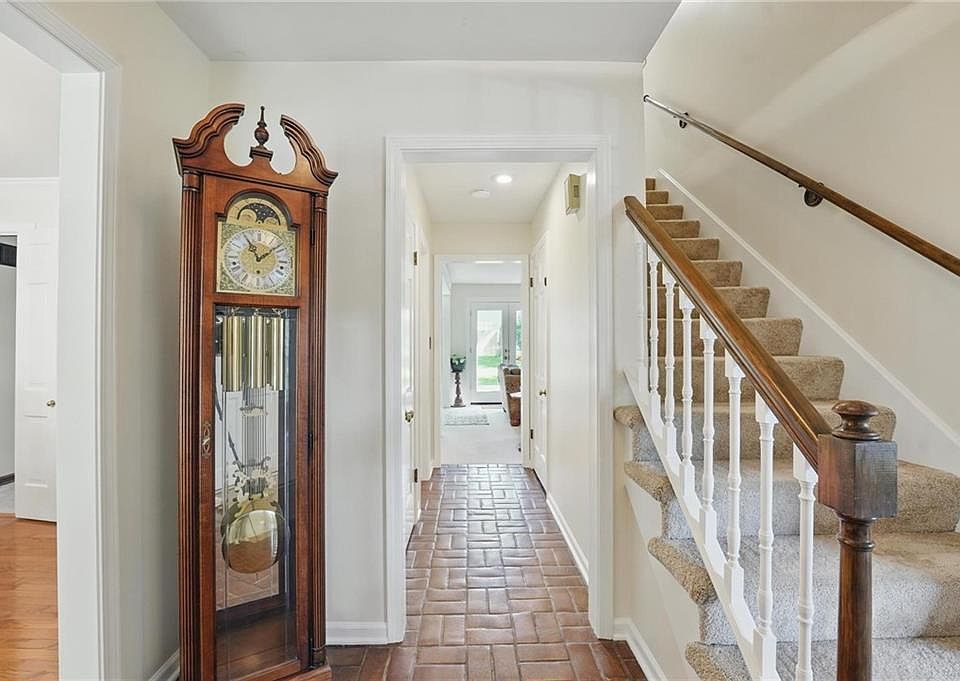 7908 Rosehill Rd, Lenexa, KS 66215 | Zillow