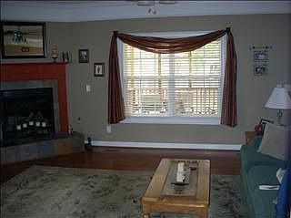 2nd image of 213 Emerald Oaks Way