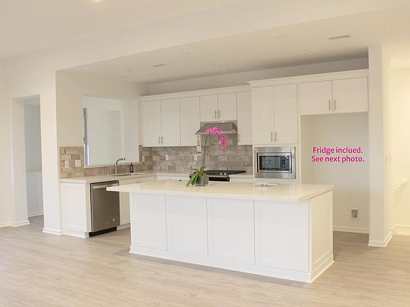 kitchen (fridge included. pls see next photo)