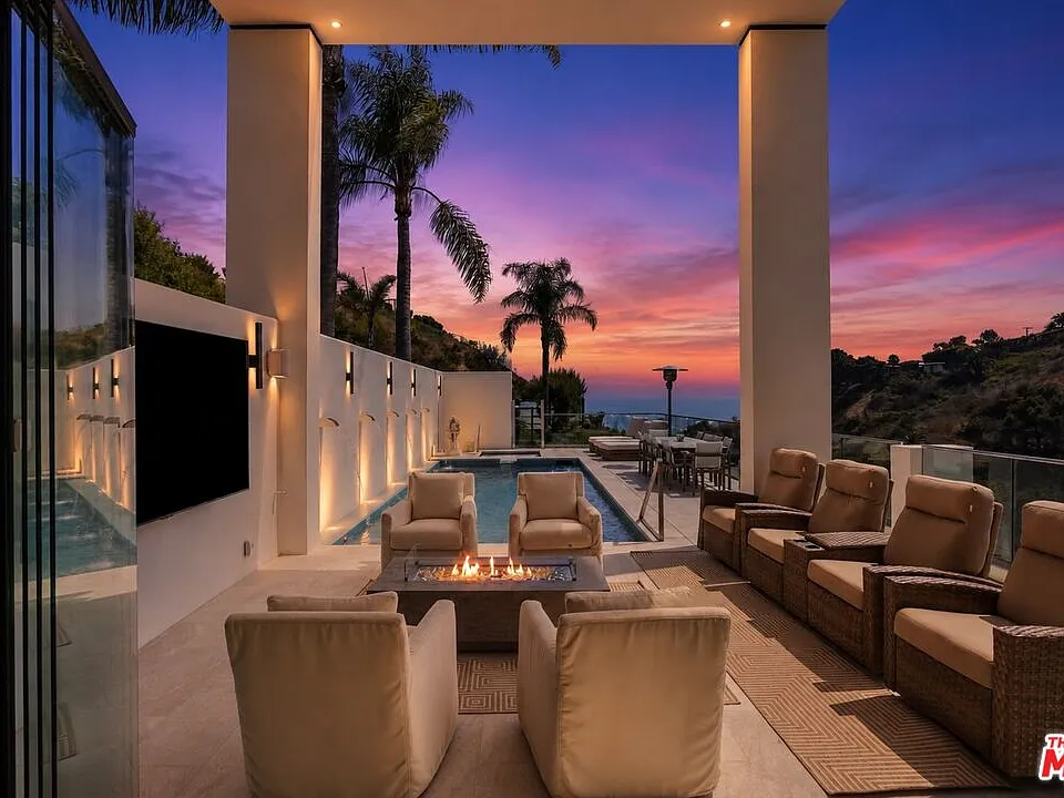 3851 Sweetwater Canyon Dr