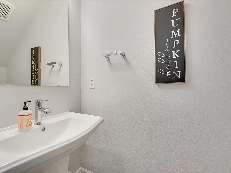 3132 Cliff Swallow Ln — Photo 7