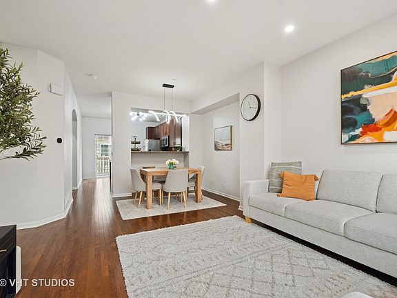 3rd image of 1263 Evergreen Ave
