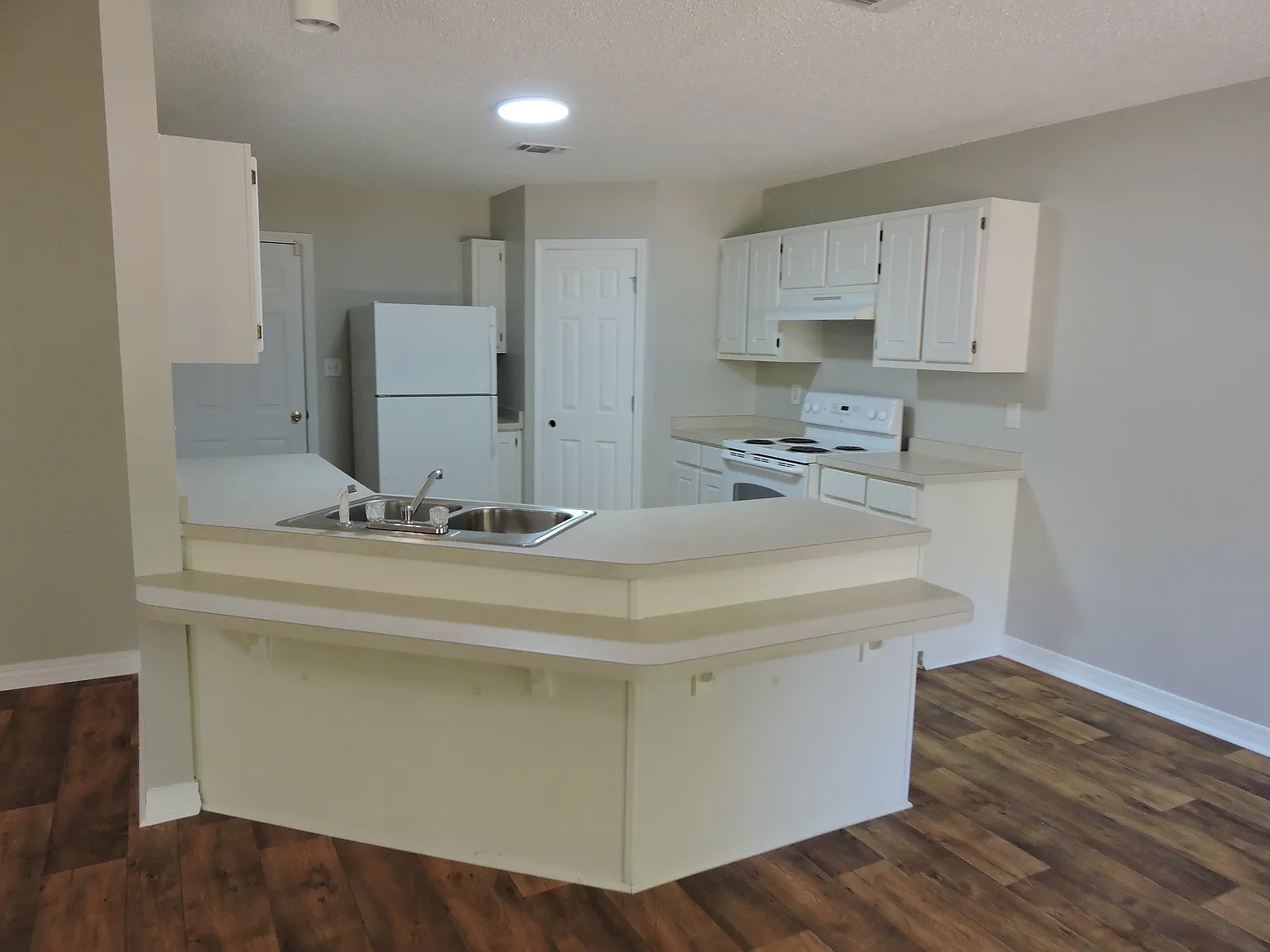 3 bed, 2.0 bath, 1566 sqft, $1,950 — Photo 4