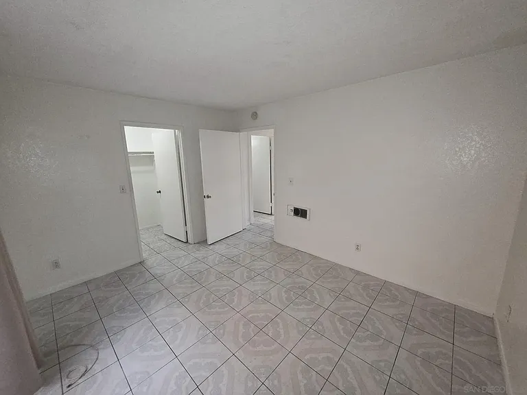 4056 Van Dyke Ave #2 — Photo 9
