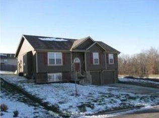 1603 NW Nolan Dr, Grain Valley, MO 64029