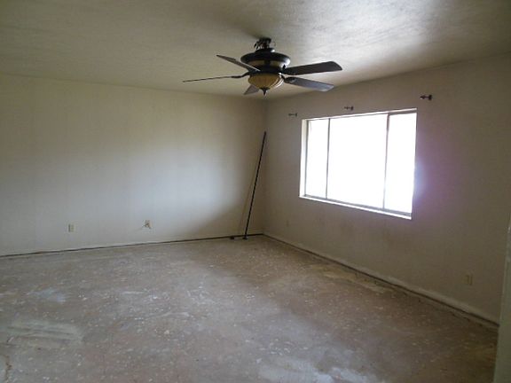 4th image of 1604 Karen Ln