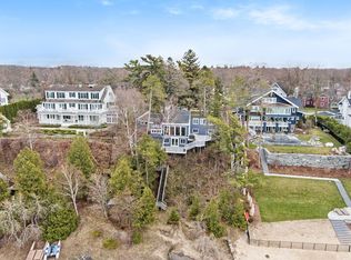 427 Michigan Ave, Charlevoix, MI 49720