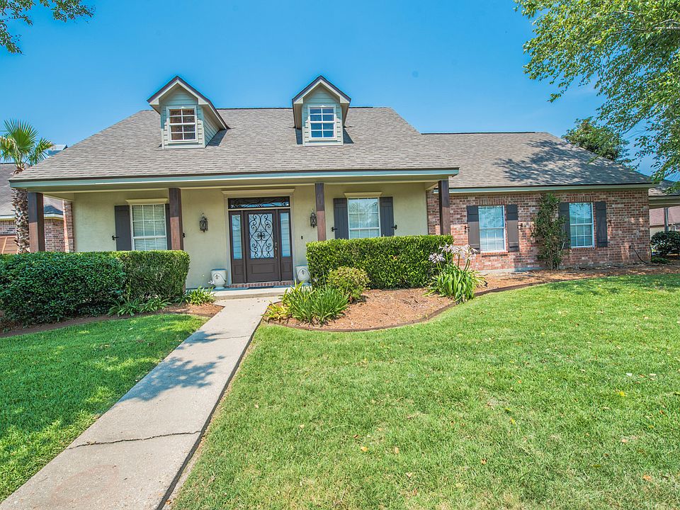 1st image of 100 Wildflower Ln
