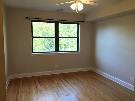 2nd image of 1629 W Sherwin Ave #P-5