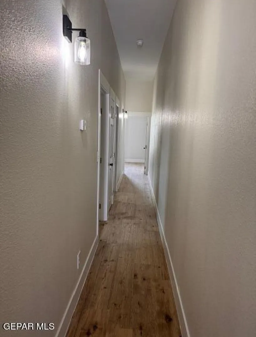 FULLY remodeled Fresh paint , ready now — Photo 4