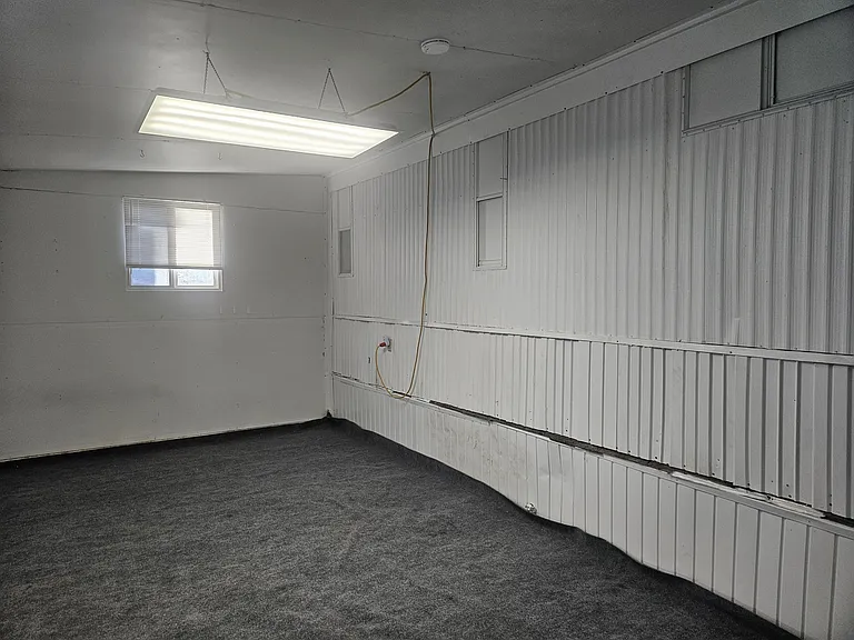 121 Teakwood St — Photo 4